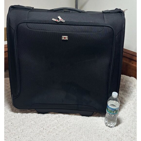 Victorinox Mobilizer Black Ballistic 25" Wheeled Deluxe Garment Bag Luggage - Picture 4 of 16
